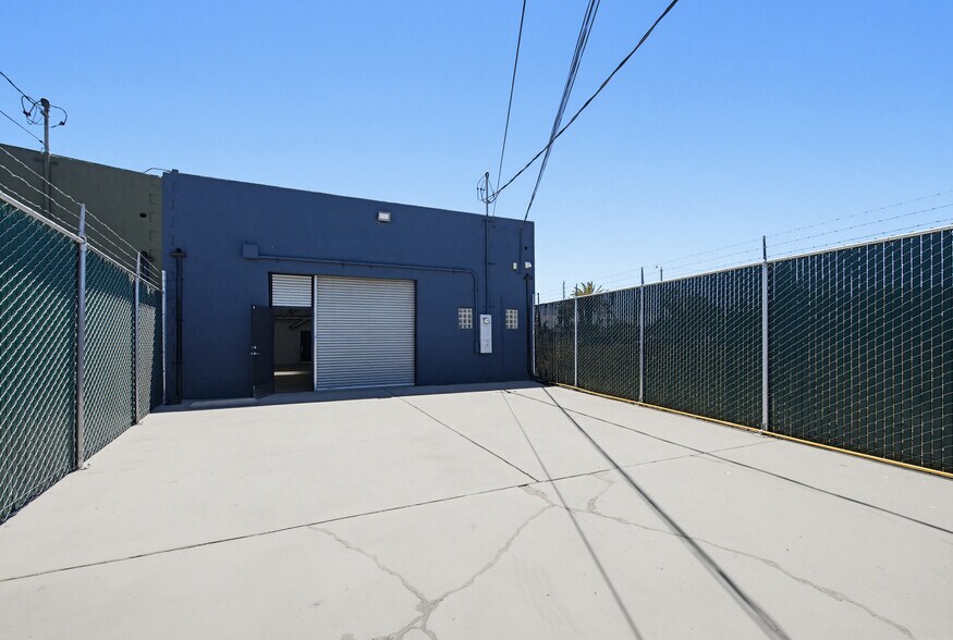 More Photos Of 6819 West Blvd, Inglewood Warehouse For Lease