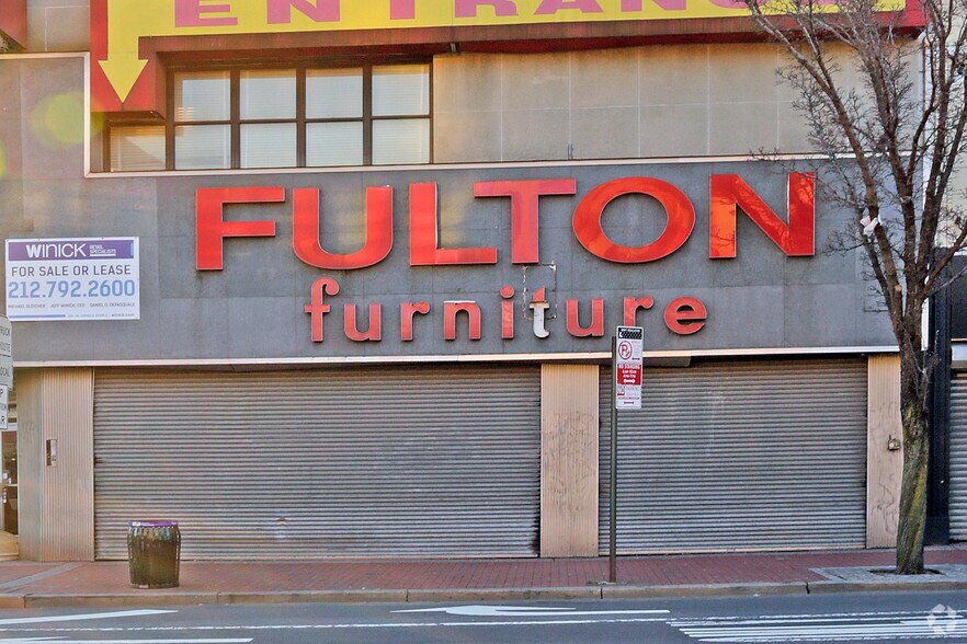 More Photos Of 166-36 Jamaica Ave, Jamaica General Retail For Lease