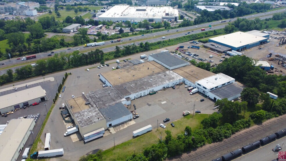 Primary Photo Of 222 Universal Dr, North Haven Warehouse For Lease