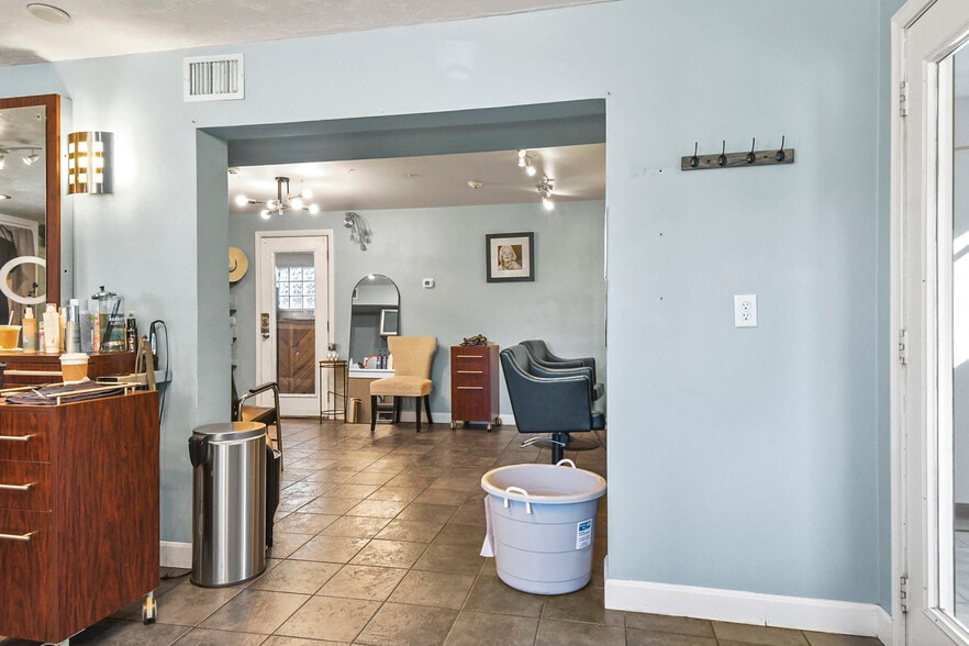 More Photos Of 194 Rockdale Ave, New Bedford Freestanding For Sale