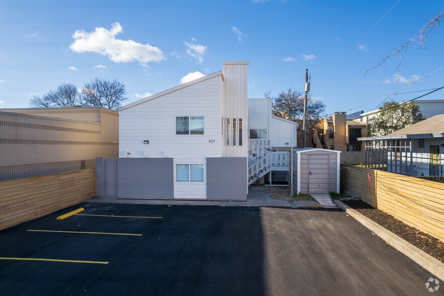 More Photos Of 927 E 41st St, Austin Office Residential For Sale
