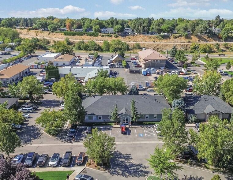 More Photos Of 125 E 50th St, Garden City Office For Sale
