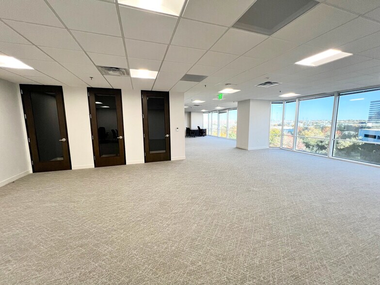 More Photos Of 12377 Merit Dr, Dallas Office For Lease