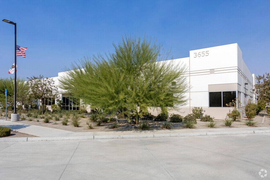 Primary Photo Of 3655 Unicorn Rd, Bakersfield Office For Lease