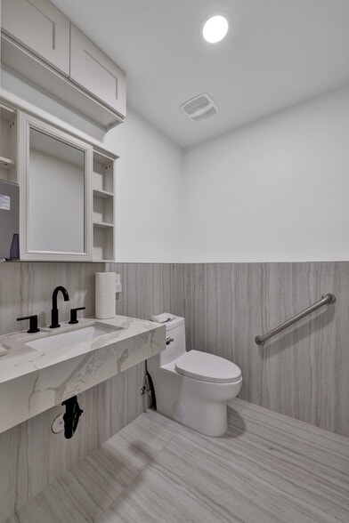 More Photos Of Turnkey Trophy Property RAL Ready, Scottsdale Assisted Living For Sale