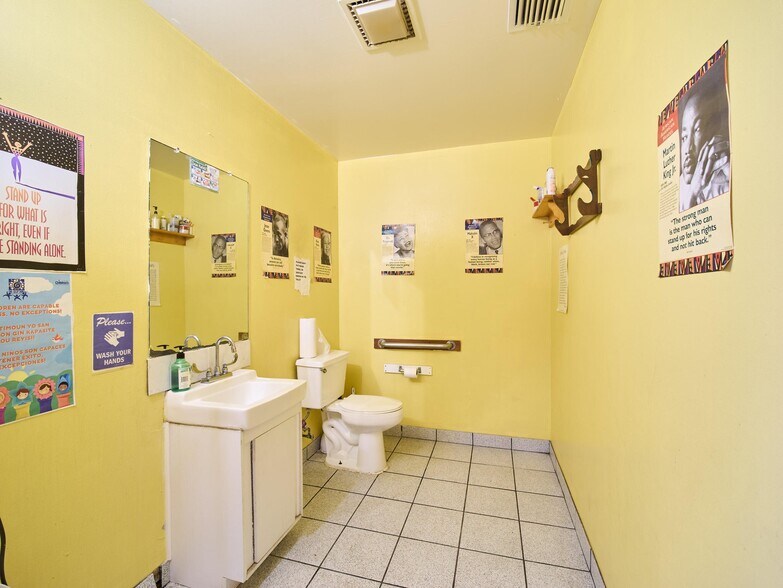 More Photos Of 464 N 9th St, Fort Pierce General Retail For Sale