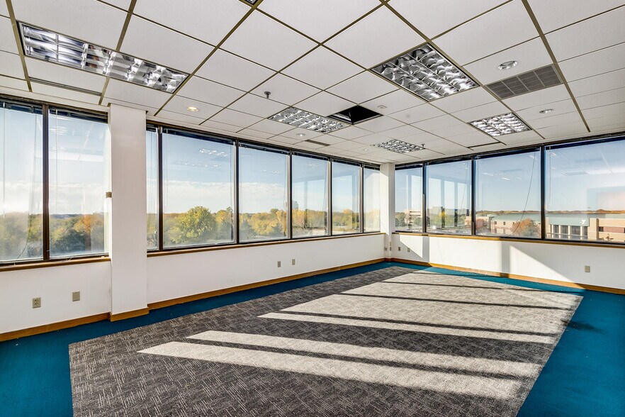 More Photos Of 101 S Webb Rd, Wichita Medical For Sale