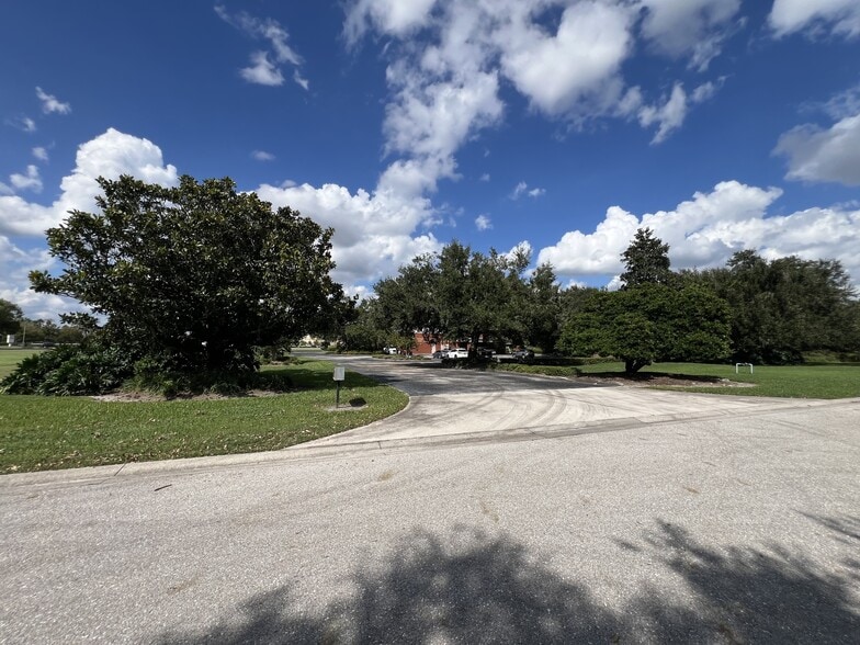 More Photos Of 702 Tillman Pl, Plant City Medical For Sale