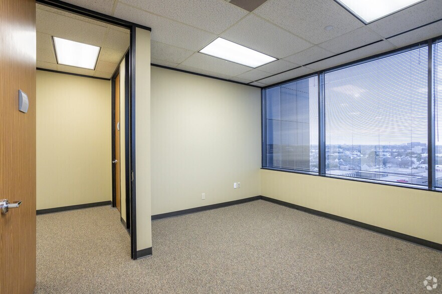 Photo of 9th Floor Ste 910