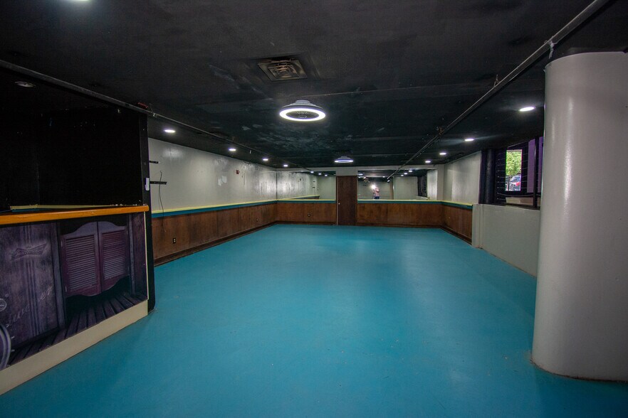 More Photos Of 715 S Polk St, Amarillo Bar For Lease