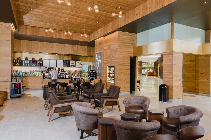 More Photos Of 500 N Akard St, Dallas Office For Lease