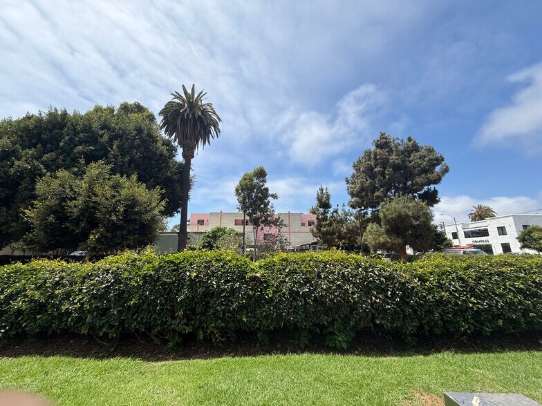 More Photos Of 2110 Main St, Santa Monica Loft Creative Space For Lease