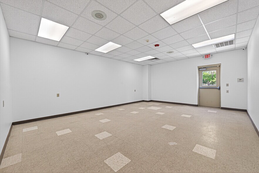 More Photos Of 32-72 W Joyce Blvd, Fayetteville Storefront For Lease