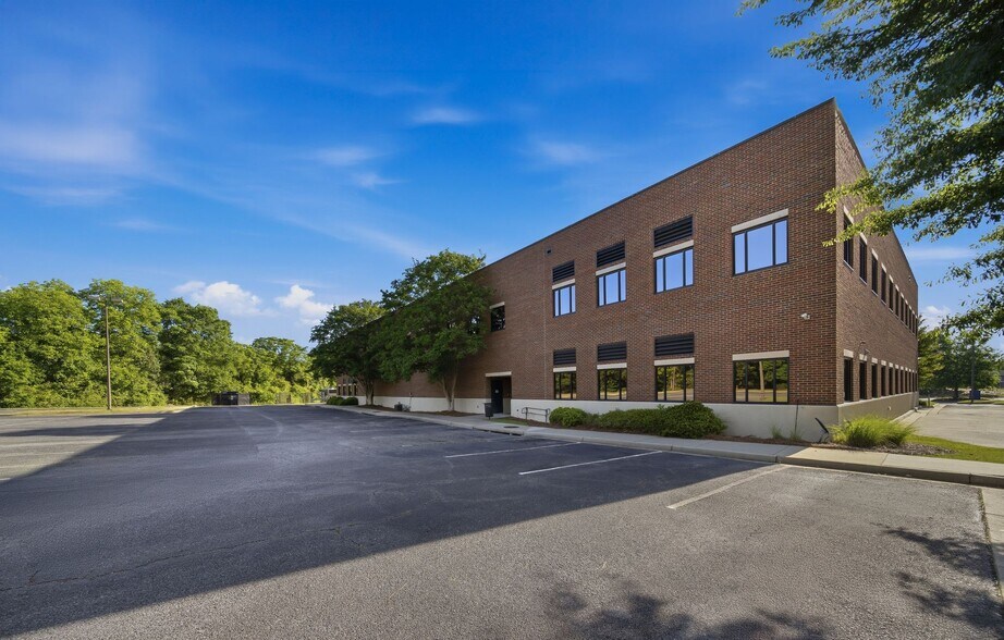 More Photos Of 1810 Stadium Dr, Phenix City Medical For Lease
