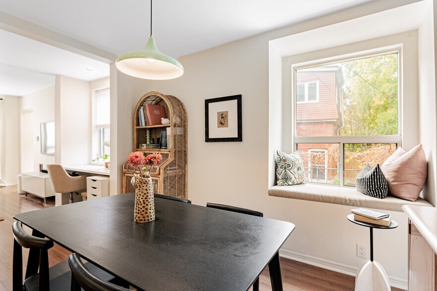 More Photos Of 164 Sunnyside Av, Toronto Multifamily For Sale