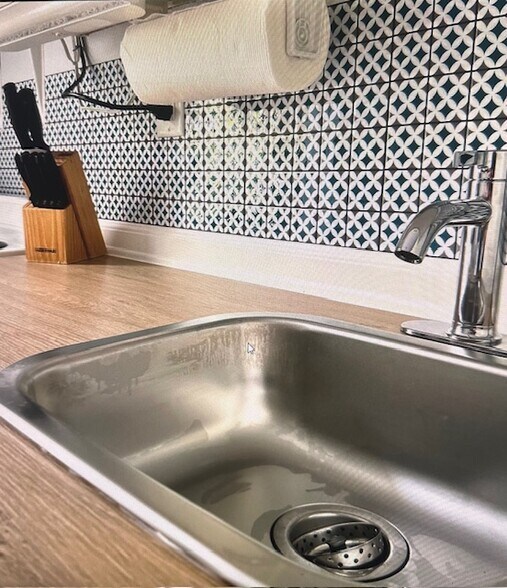 More Photos Of 4145 Bougainvilla Dr, Lauderdale By The Sea Hotel For Sale