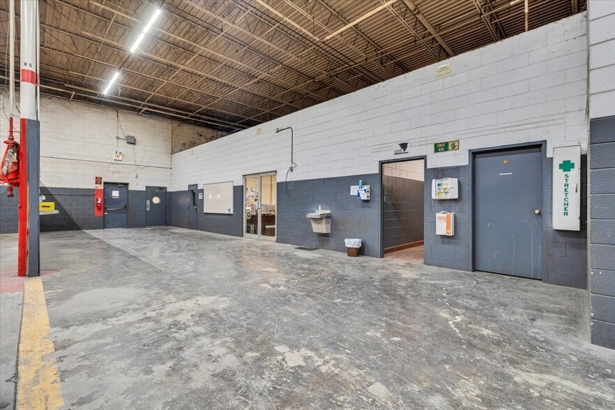 More Photos Of 650 Frith Dr, Ridgeway Manufacturing For Lease