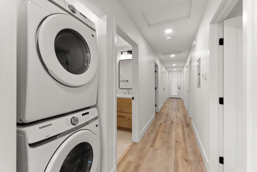 More Photos Of 4921 Gary St, San Diego Multifamily For Sale