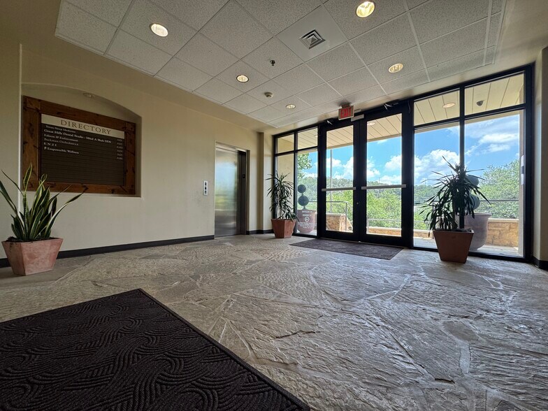 More Photos Of 8500 Bluffstone Cv, Austin Office For Sale