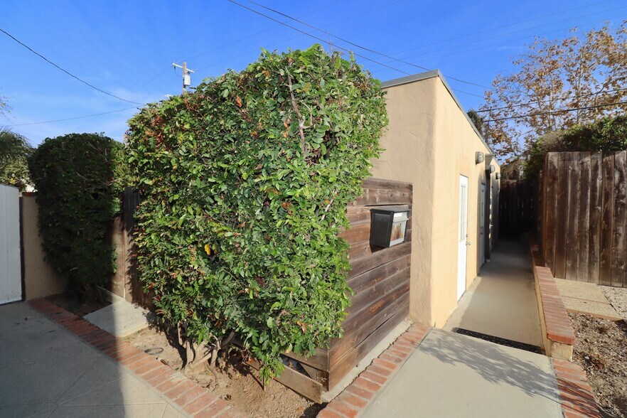 More Photos Of 1500 Hauser Blvd, Los Angeles Apartments For Sale