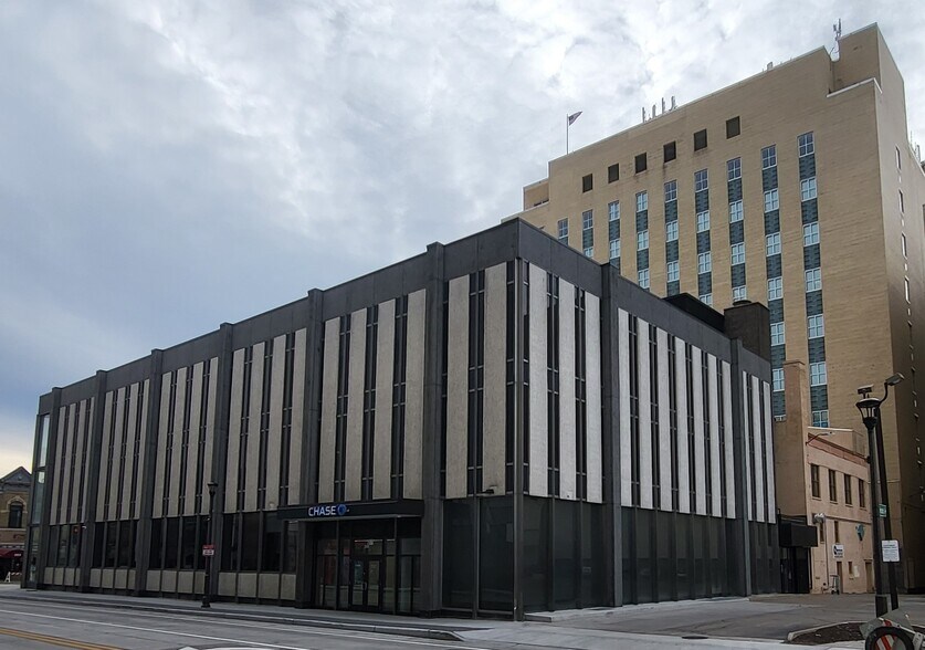 More Photos Of 200 W College Ave, Appleton Office For Sale