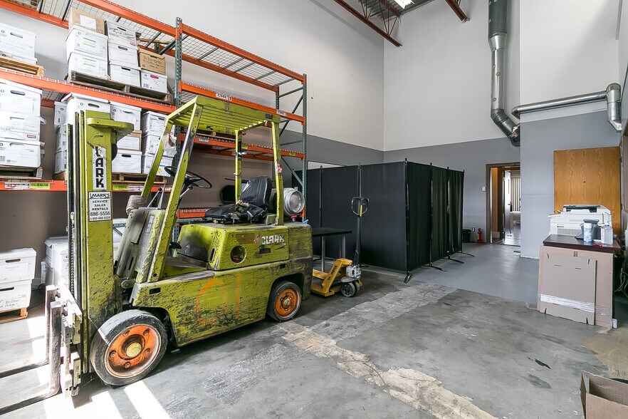 More Photos Of 17957 55th Ave, Surrey Warehouse For Sale