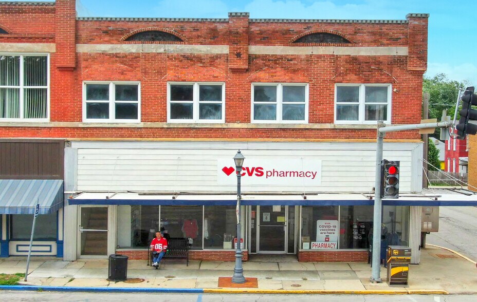 Primary Photo Of 1031 Main St, Lexington Drugstore For Sale