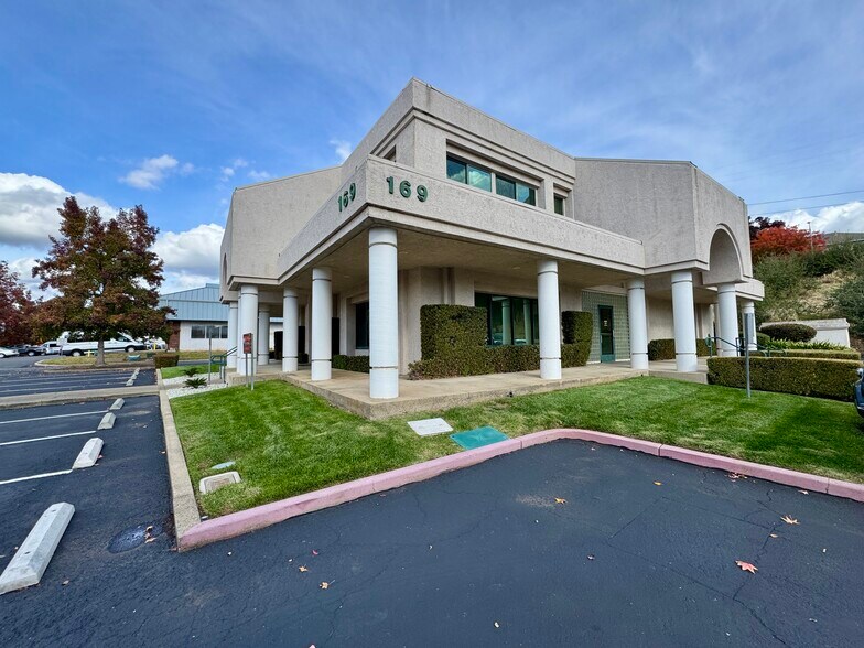 More Photos Of 169 Hartnell Ave, Redding Office For Lease