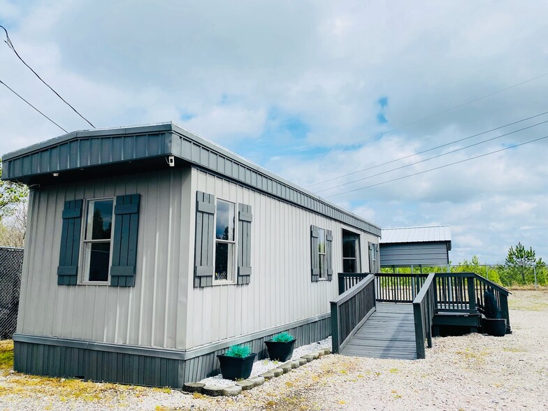 More Photos Of 1155 S Main St, Clover Auto Dealership For Lease