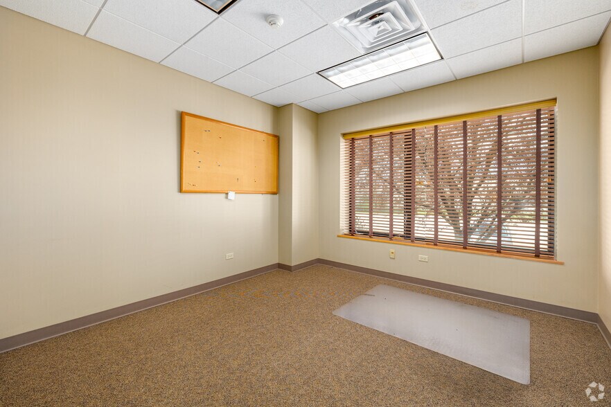 More Photos Of 16720 New Lenox Rd, Joliet Manufacturing For Sale