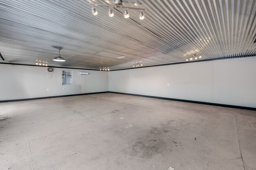 More Photos Of 208 Magnolia St, New Smyrna Beach Auto Repair For Sale