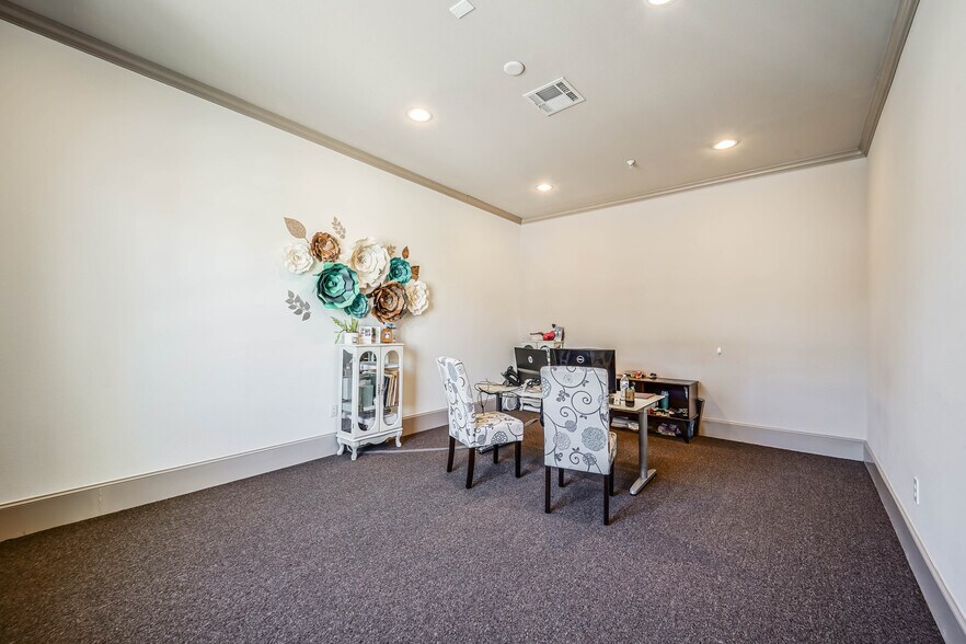 More Photos Of 256 Ed English Dr, Shenandoah Medical For Sale