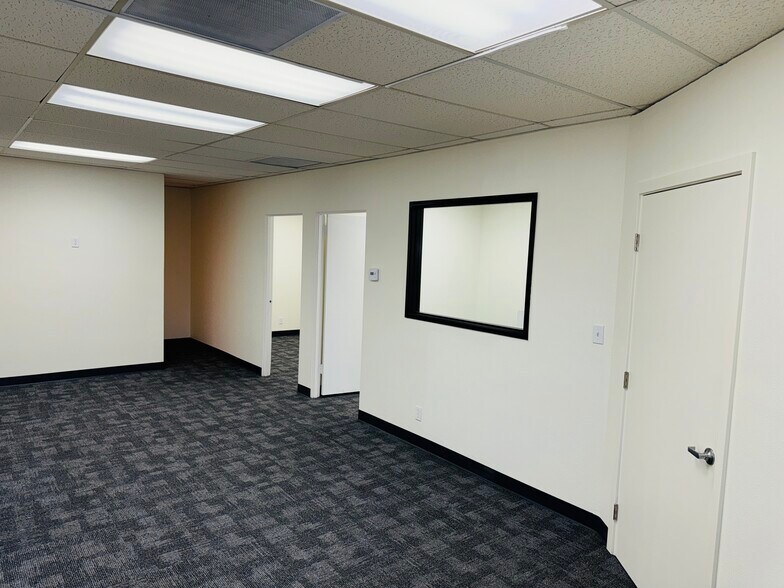 More Photos Of 4891 Ronson Ct, San Diego Warehouse For Lease