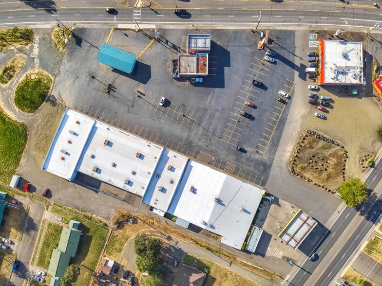 More Photos Of 151 N Douglas Blvd, Winston Unknown For Lease