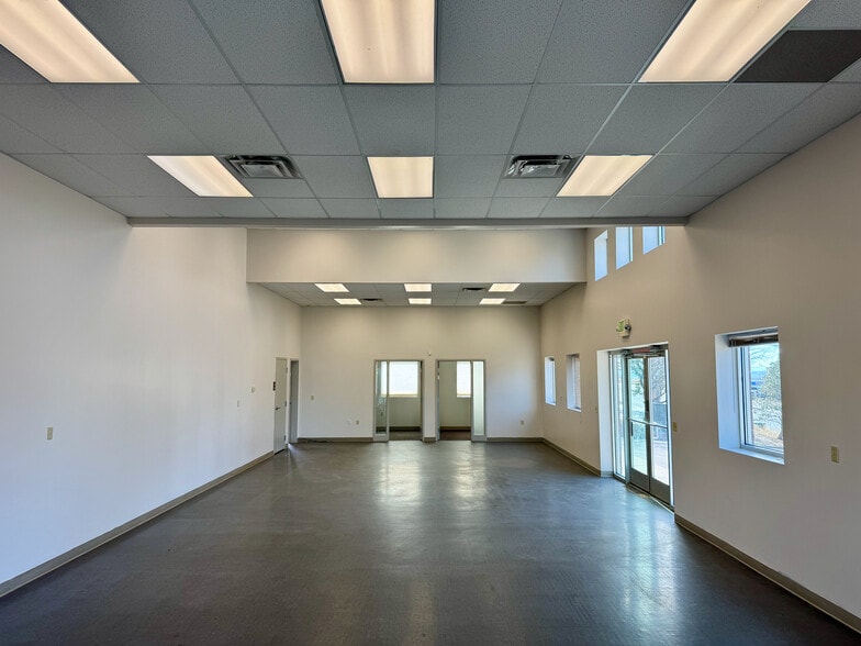 More Photos Of 1075 Ford St, Colorado Springs Warehouse For Lease