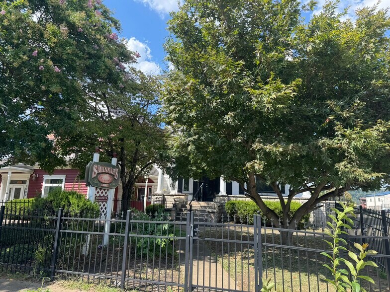More Photos Of 1202 6th Ave, Huntington Restaurant For Sale