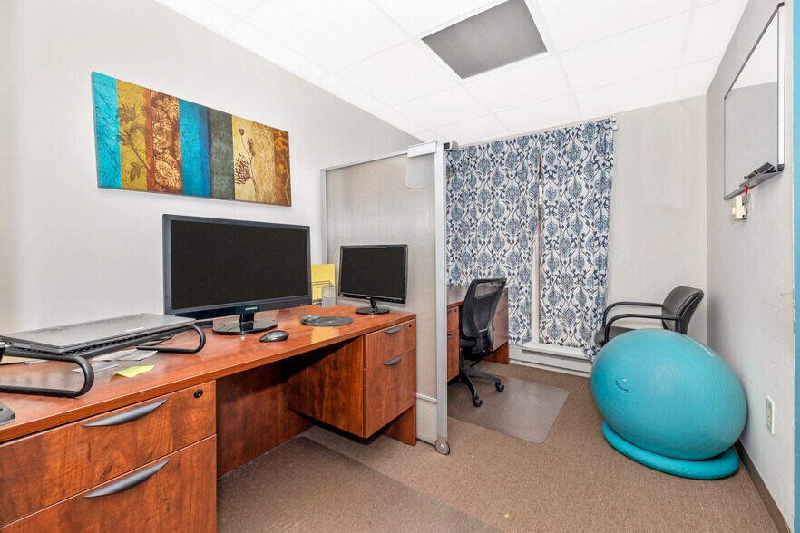 More Photos Of 801 Toll House Ave, Frederick Medical For Lease