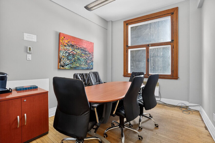 More Photos Of 84 Rue Notre-Dame O, Montréal Office For Lease
