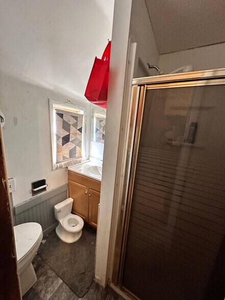 More Photos Of 1831 N C St, Elwood Apartments For Sale