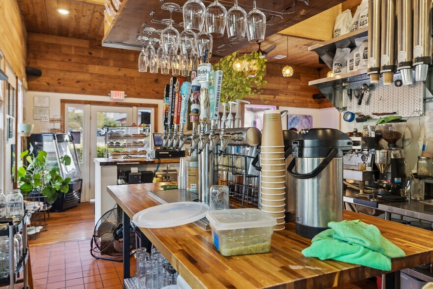 More Photos Of 217 W Hopkins St, San Marcos Restaurant For Sale
