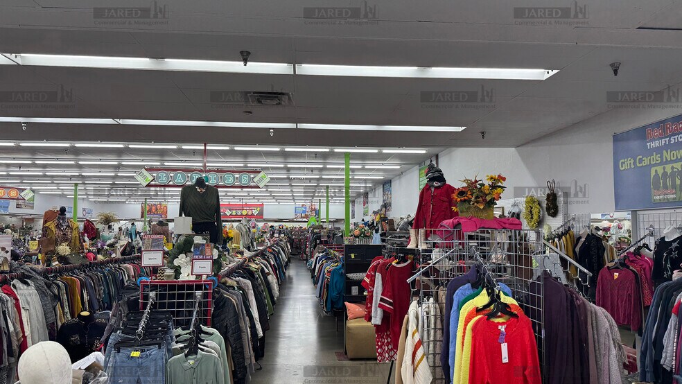 More Photos Of 2843 E Sunshine St, Springfield General Retail For Lease