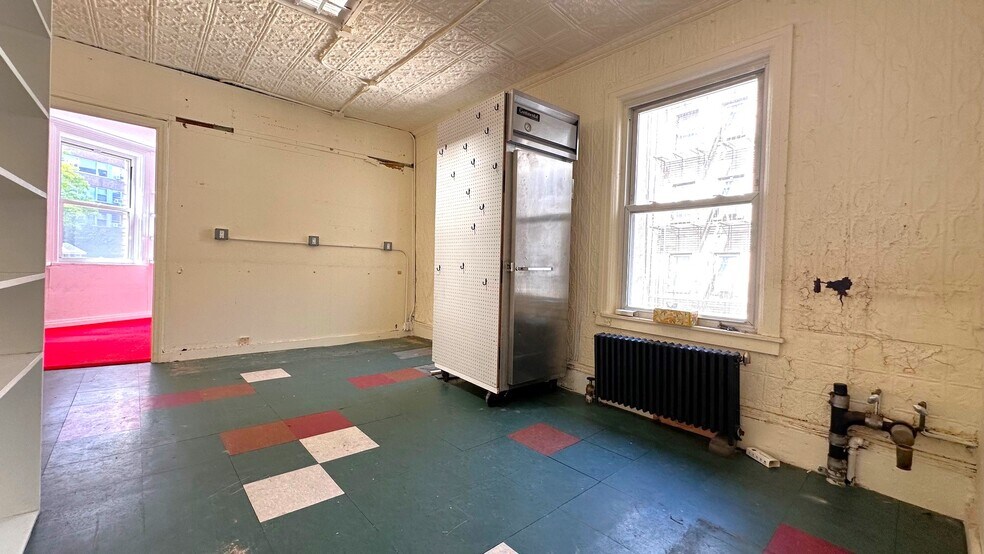 More Photos Of 35 Saint James Pl, New York Storefront Retail Residential For Lease