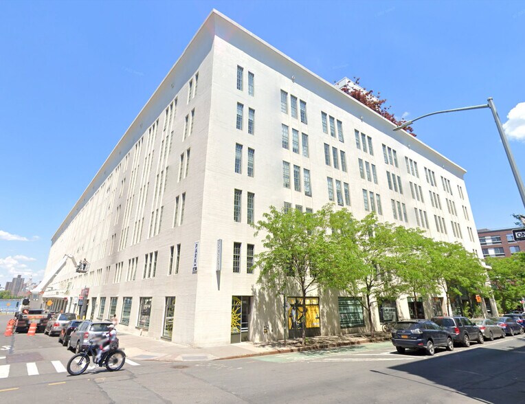 More Photos Of 184-198 Kent Ave, Brooklyn Apartments For Lease