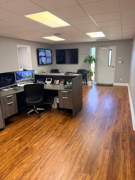More Photos Of 152 Bo Cole Rd NW, Huntsville Office Residential For Lease