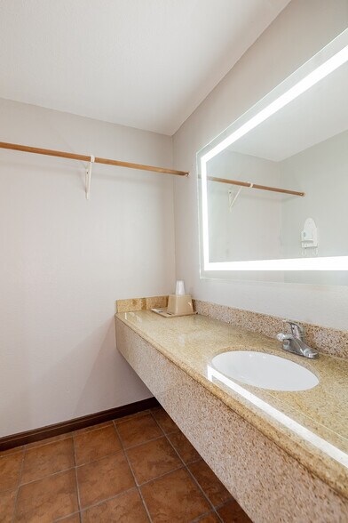 More Photos Of 3005 Houston Hwy, Victoria Hotel For Sale