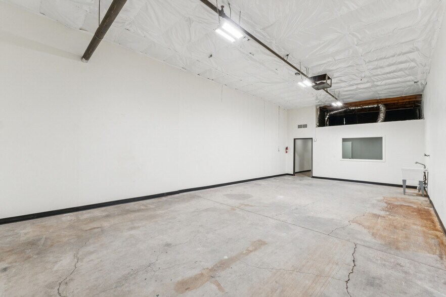 More Photos Of 2209 W 1st St, Tempe Warehouse For Sale