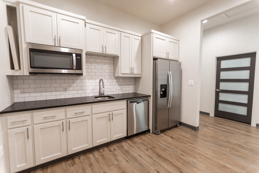 More Photos Of 1645 Greens Prairie Rd W, College Station Office For Lease