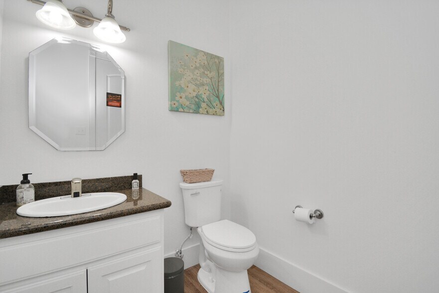 More Photos Of 12824 Willow Centre Dr, Houston Medical For Sale