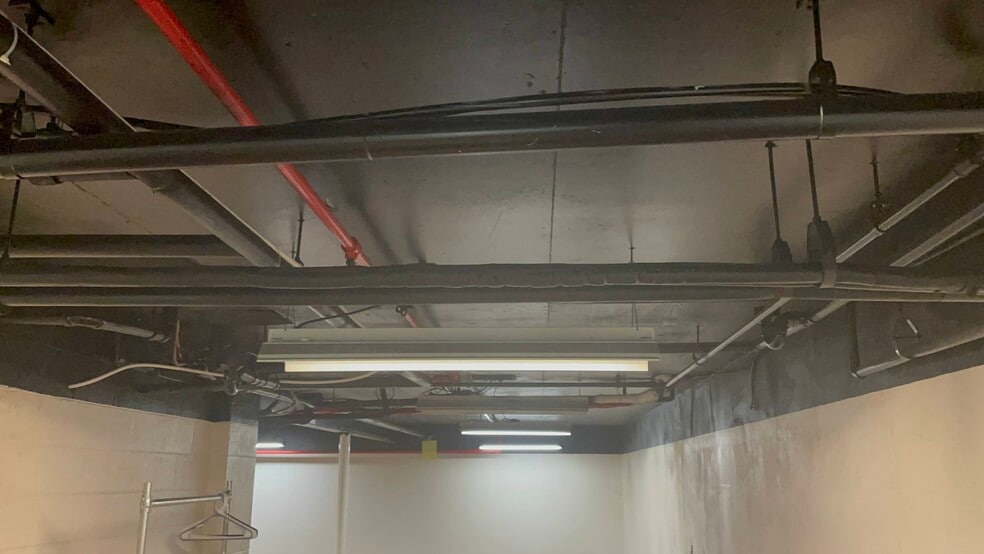 More Photos Of 17431 Dix Rd, Melvindale Fast Food For Lease