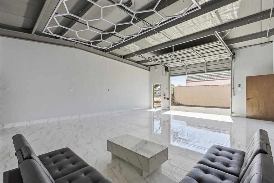 More Photos Of 4554 Auburn Blvd, Sacramento Auto Dealership For Sale